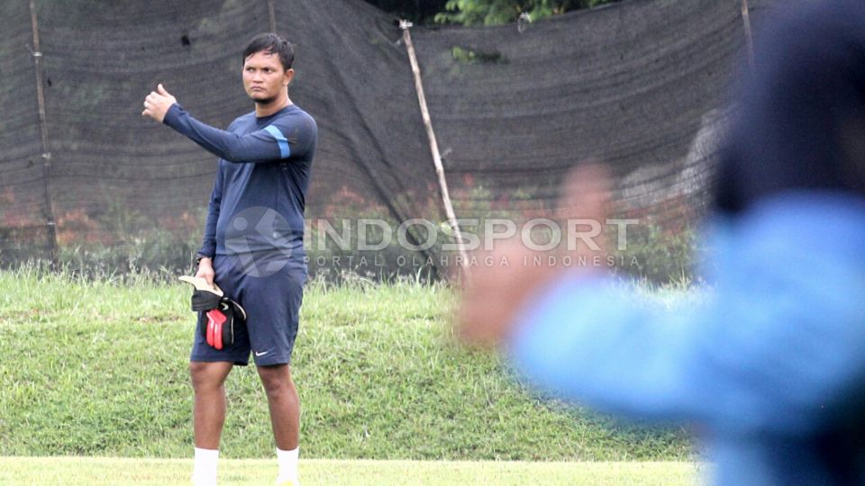 Pelatih Kiper Madura United, Kurnia Sandy mengaku antusias menyambut laga uji coba kontra Arema FC jelang lanjutan kompetisi Liga 1 di Stadion Kanjuruhan. Copyright: © Herry Ibrahim/INDOSPORT